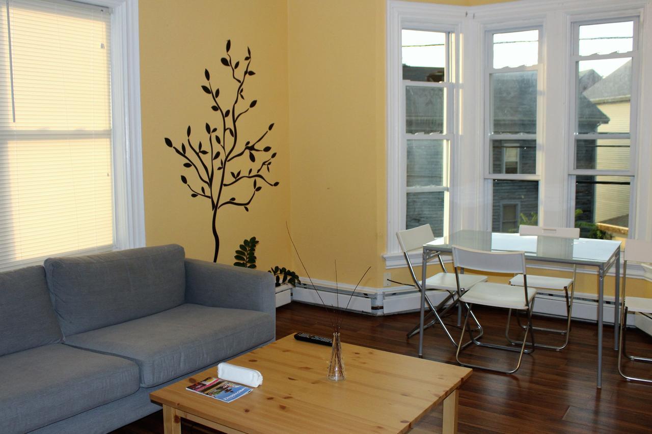 Providence Hostel & Guest House Екстер'єр фото